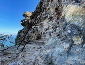 虹色の光、螺旋、下赤岩山の発光帯